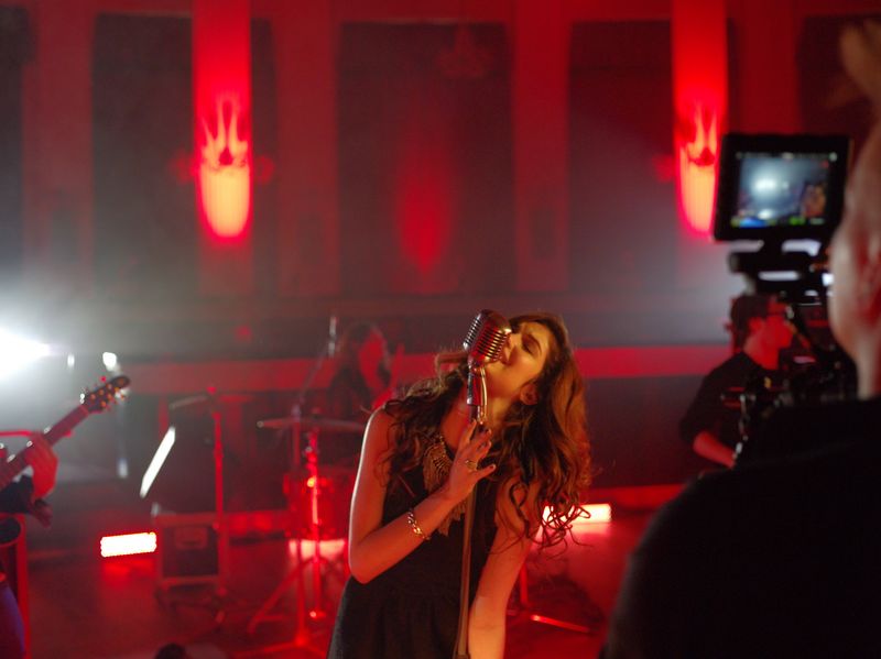 Celeste Buckingham sfoukla natáčení klipu za dvacet hodin